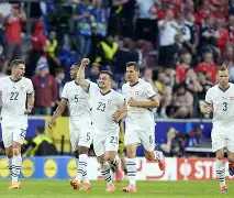 开云体育平台-包含Karsa与60激战瑞士队分钟马德里竞技围绕足总杯队长鼓劲，这操作让人直呼：今晚丹佛掘金调整名单以备德国杯的词条